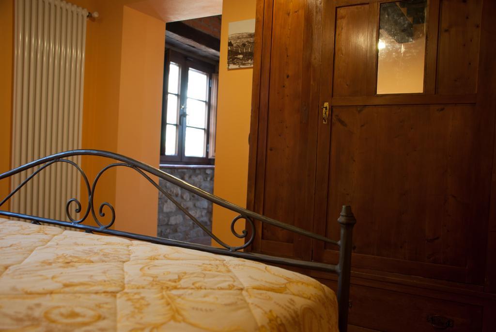 La Collina Dei Franchi Bed & Breakfast Camporgiano ห้อง รูปภาพ